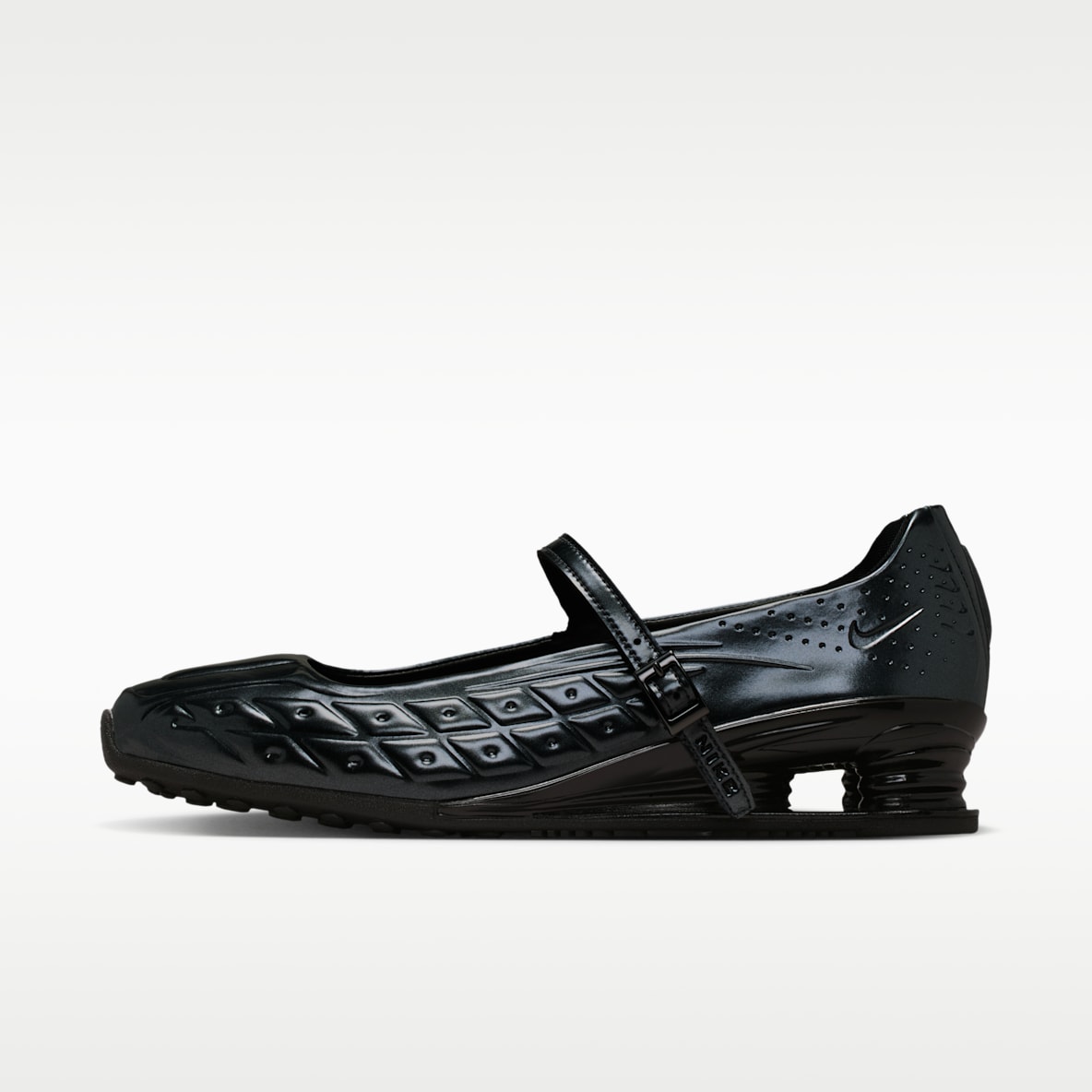 NIKE公式】 ブラック Nike Shox シューズ【ナイキ公式通販】